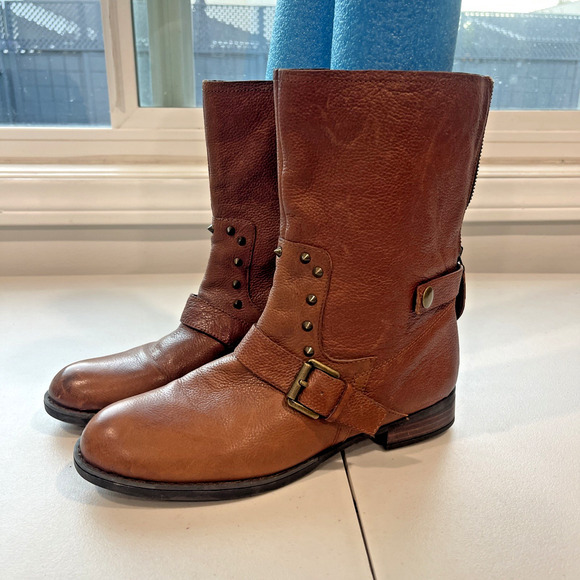 Franco Sarto Sz 8.5 M Privy Brown Leather Moto Boots Pull On Spikes Buckles FLAW - Picture 5 of 11